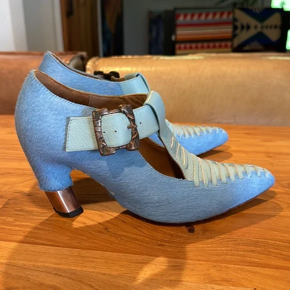 John Fluevog Baby Blue pony and leather pumps w/copper heel caps. 8.5. Worn once - Picture 3 of 10